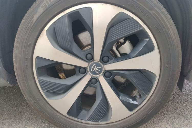 Used BYD Song PLUS New Energy 2021 DM-i 51KM Prestige Model Right Front Wheel Hub