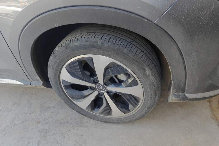 Used BYD Song PLUS New Energy 2021 DM-i 110KM Flagship PLUS Right Front Wheel Hub