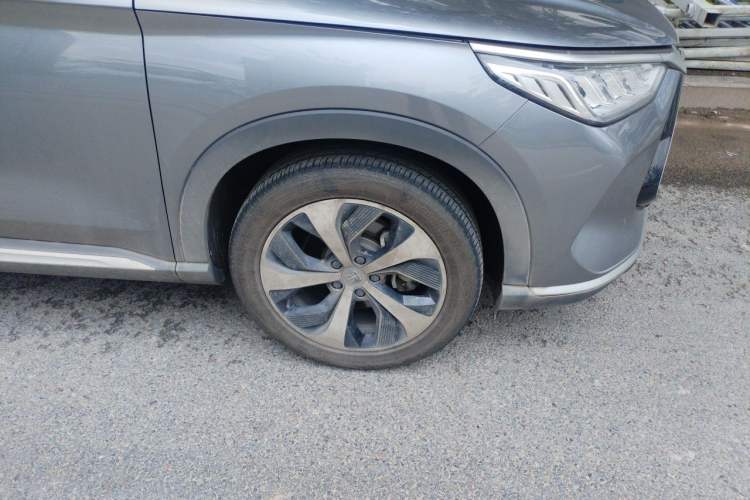 Used BYD Song PLUS New Energy 2021 DM-i 110KM Flagship Model Right Front Wheel Hub