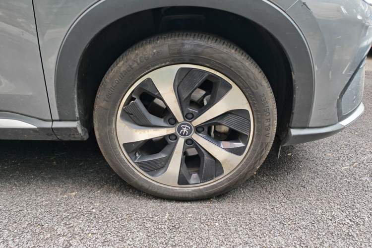 Used BYD Song PLUS New Energy 2021 EV Deluxe Model Right Front Wheel Hub