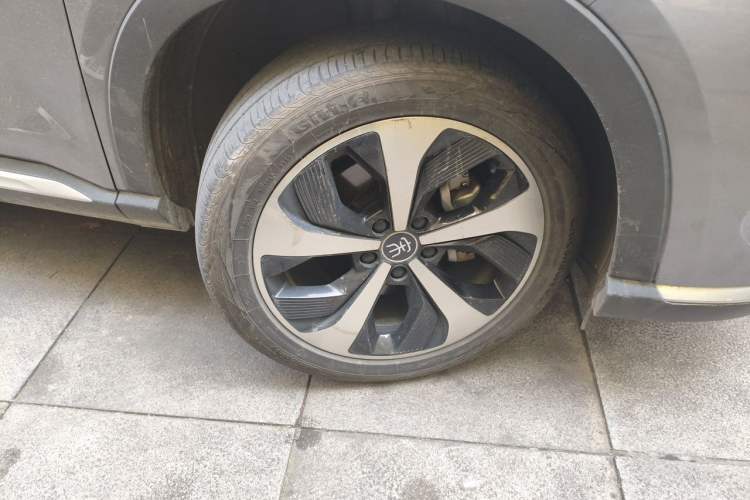 Used BYD Song PLUS New Energy 2021 DM-i 51KM Prestige Model Right Front Wheel Hub