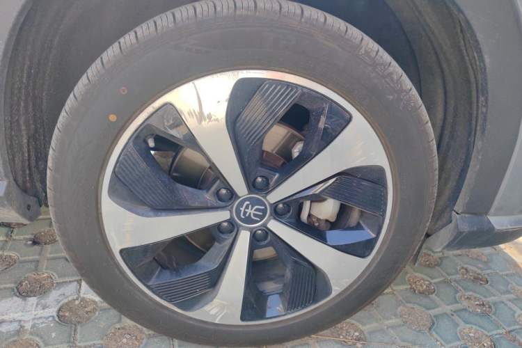 Used BYD Song PLUS New Energy 2021 DM-i 110KM Flagship PLUS Right Front Wheel Hub