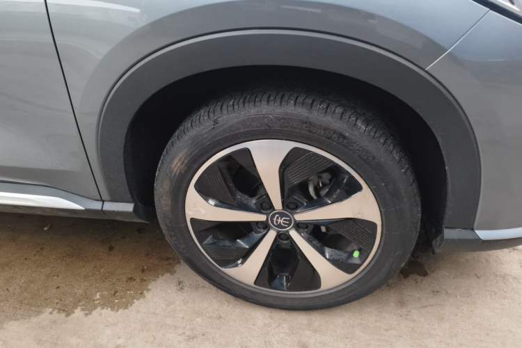 Used BYD Song PLUS New Energy 2021 DM-i 51KM Prestige Model Right Front Wheel Hub
