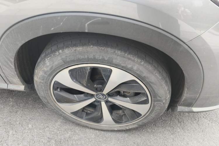 Used BYD Song PLUS New Energy 2021 DM-i 110KM Flagship PLUS 5G Edition Right Front Wheel Hub
