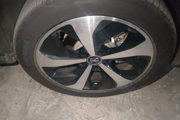 Used BYD Song PLUS New Energy 2021 EV Flagship Model Right Front Wheel Hub
