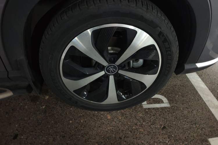 Used BYD Song PLUS New Energy 2021 DM-i 110KM Flagship Model Right Front Wheel Hub