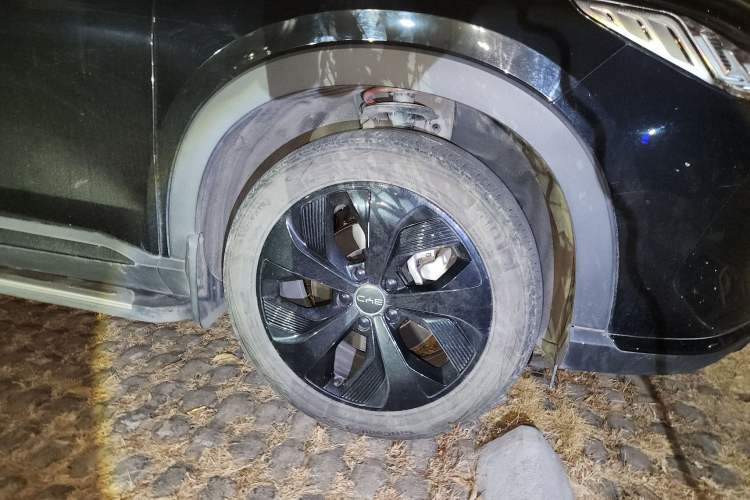 Used BYD Song PLUS New Energy 2021 DM-i 100KM Four-Wheel Drive Flagship PLUS Right Front Wheel Hub