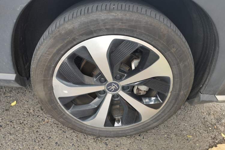 Used BYD Song PLUS New Energy 2021 DM-i 51KM Prestige Model Right Front Wheel Hub