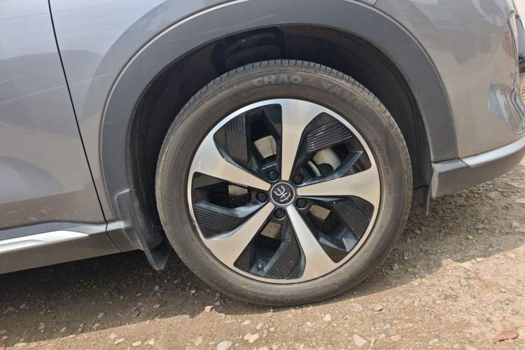 Used BYD Song PLUS New Energy 2021 DM-i 110KM Flagship PLUS Right Front Wheel Hub
