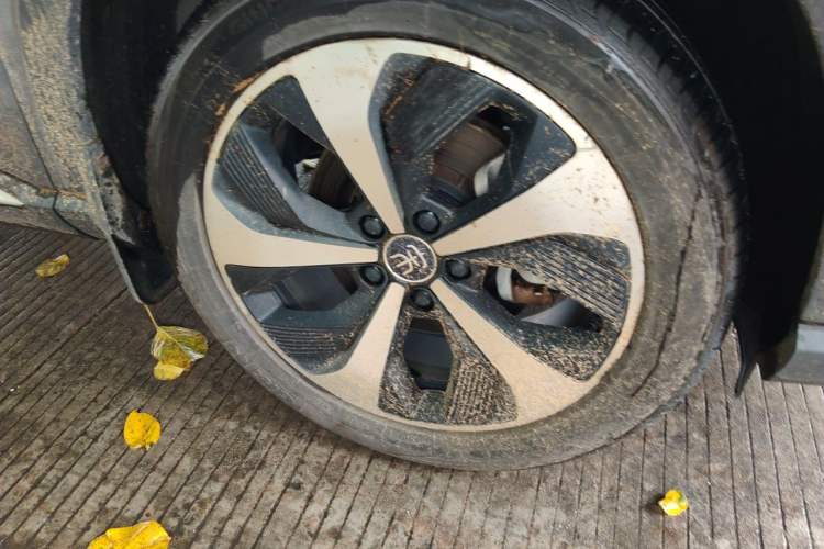 Used BYD Song PLUS New Energy 2021 DM-i 51KM Prestige Model Right Front Wheel Hub
