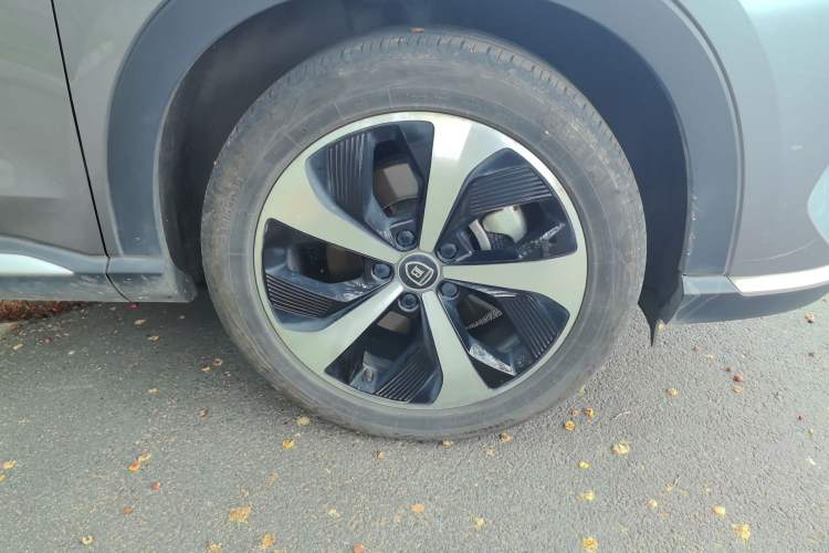 Used BYD Song PLUS New Energy 2021 DM-i 110KM Flagship PLUS Right Front Wheel Hub