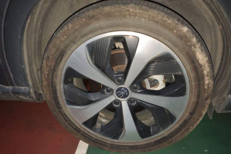 Used BYD Song PLUS New Energy 2021 DM-i 110KM Flagship Model Right Front Wheel Hub