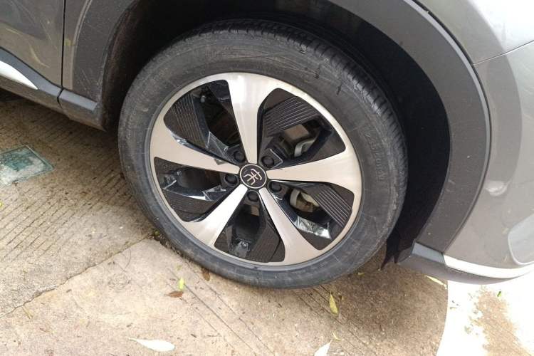 Used BYD Song PLUS New Energy 2021 DM-i 51KM Prestige Model Right Front Wheel Hub