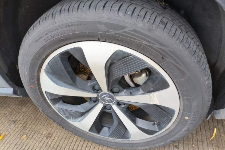 Used BYD Song PLUS New Energy 2021 DM-i 51KM Prestige Model Right Front Wheel Hub