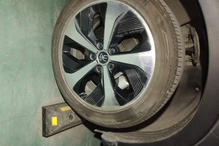 Used BYD Song PLUS New Energy 2021 DM-i 110KM Flagship PLUS Right Front Wheel Hub
