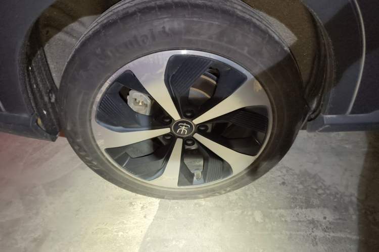 Used BYD Song PLUS New Energy 2021 DM-i 110KM Flagship PLUS 5G Edition Right Front Wheel Hub