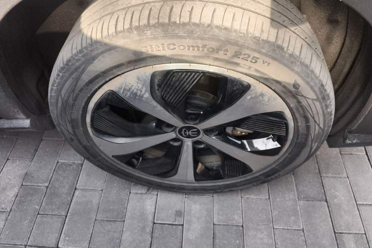 Used BYD Song PLUS New Energy 2021 DM-i 51KM Prestige Model Right Front Wheel Hub