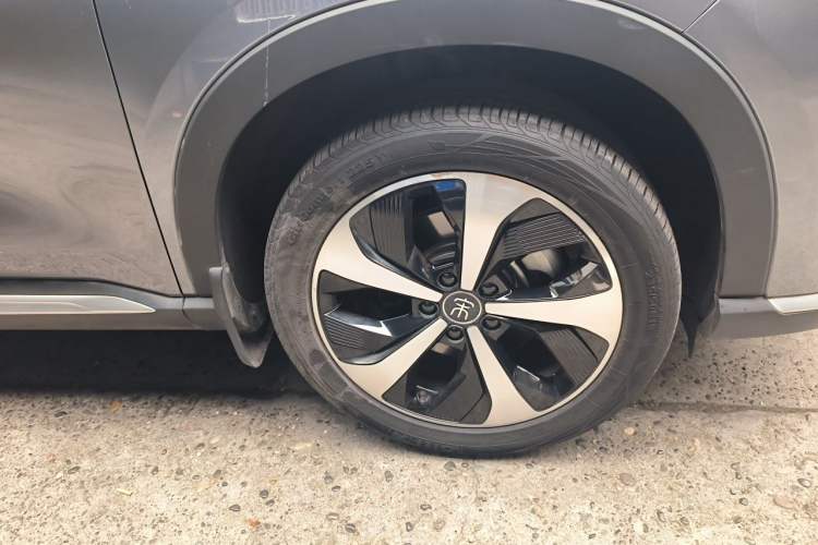 Used BYD Song PLUS New Energy 2021 DM-i 51KM Prestige Model Right Front Wheel Hub