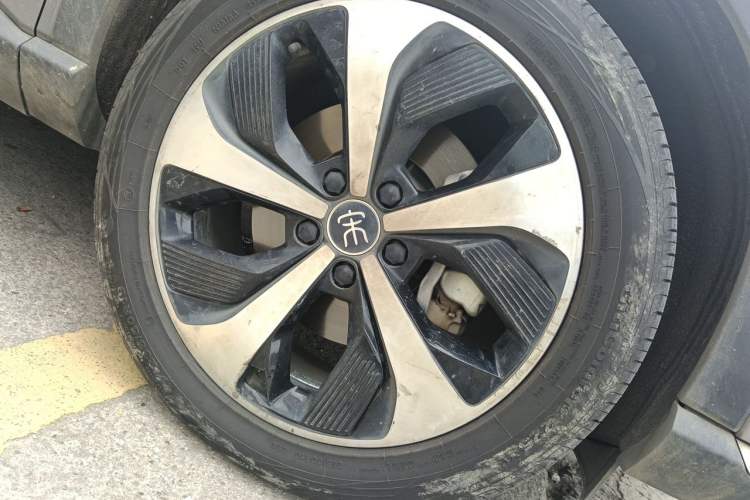 Used BYD Song PLUS New Energy 2021 DM-i 110KM Flagship Model Right Front Wheel Hub