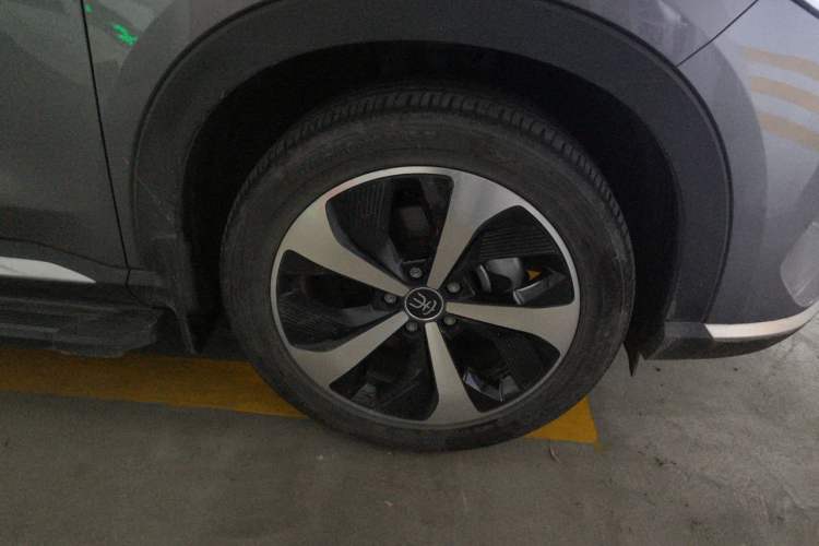 Used BYD Song PLUS New Energy 2021 DM-i 100KM Four-Wheel Drive Flagship PLUS Right Front Wheel Hub