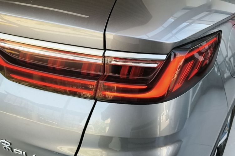 Used BYD Song PLUS New Energy 2021 EV Flagship Model Right Rear Taillight