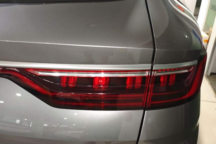 Used BYD Song PLUS New Energy 2021 DM-i 110KM Flagship PLUS Right Rear Taillight