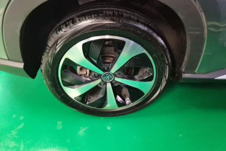 Used BYD Song PLUS New Energy 2021 DM-i 110KM Flagship Model Right Rear Wheel Hub