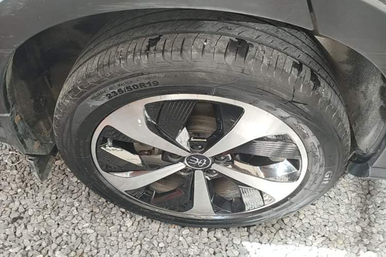 Used BYD Song PLUS New Energy 2021 EV Flagship Model Right Rear Wheel Hub
