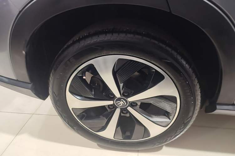 Used BYD Song PLUS New Energy 2021 DM-i 110KM Flagship PLUS Right Rear Wheel Hub