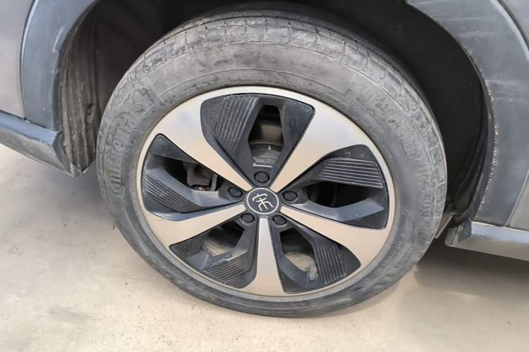 Used BYD Song PLUS New Energy 2021 DM-i 110KM Flagship PLUS 5G Edition Right Rear Wheel Hub