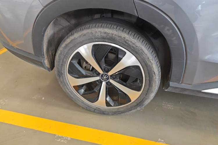 Used BYD Song PLUS New Energy 2021 DM-i 100KM Four-Wheel Drive Flagship PLUS Right Rear Wheel Hub