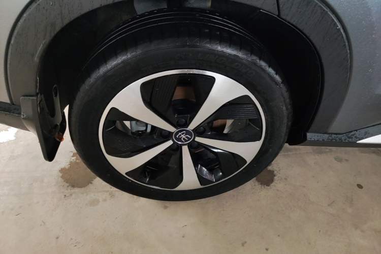 Used BYD Song PLUS New Energy 2021 DM-i 110KM Flagship Model Right Rear Wheel Hub