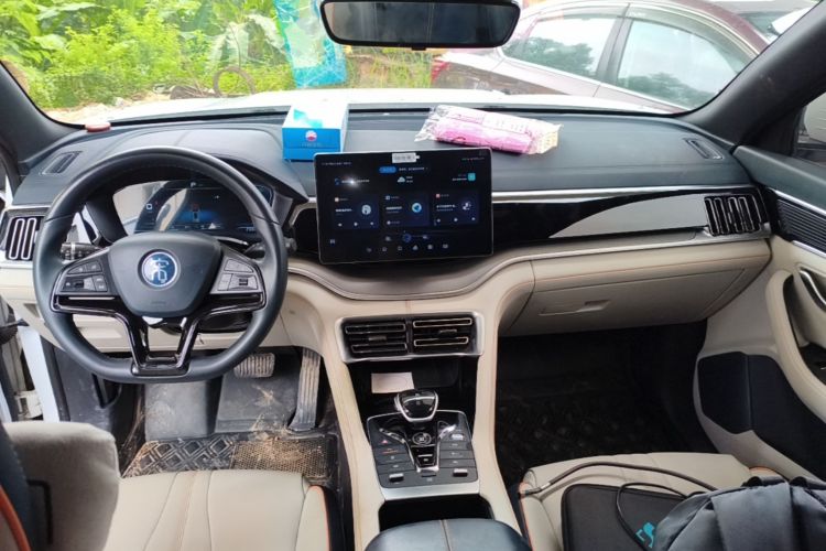 Used BYD Song PLUS New Energy 2021 DM-i 110KM Flagship Model Center Console