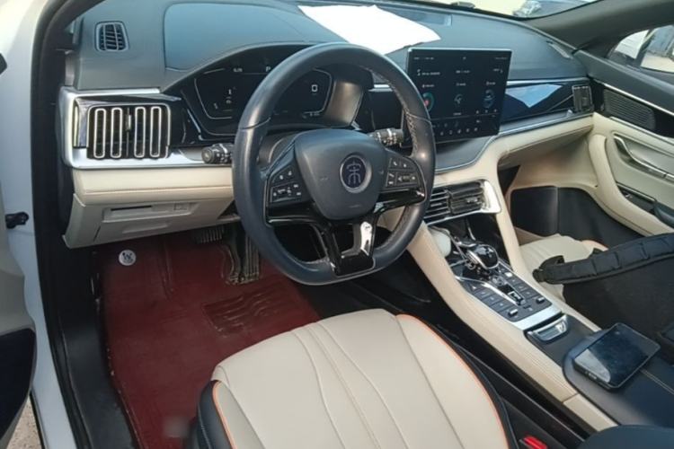 Used BYD Song PLUS New Energy 2021 DM-i 110KM Flagship Model Center Console