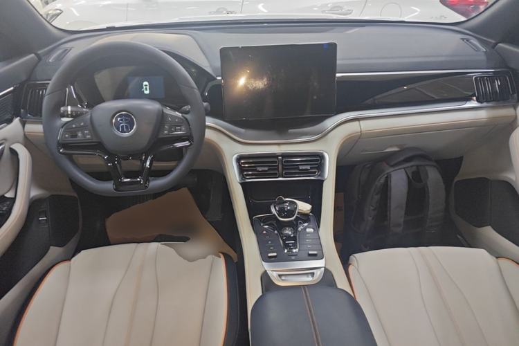 Used BYD Song PLUS New Energy 2021 DM-i 110KM Flagship Model Center Console