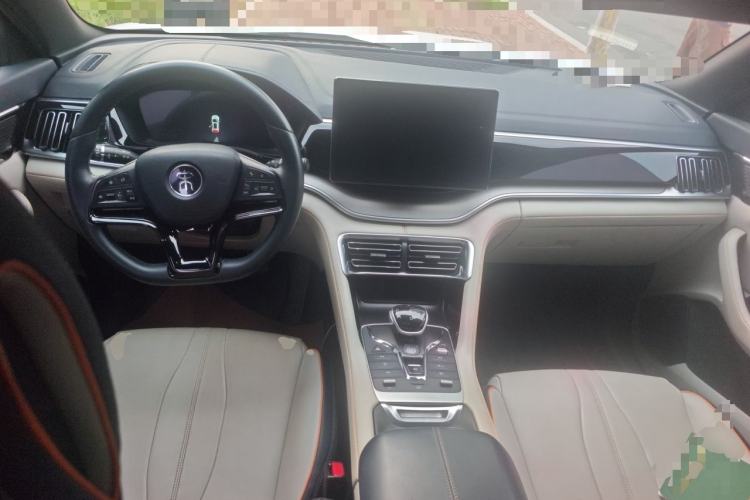 Used BYD Song PLUS New Energy 2021 DM-i 110KM Flagship Model Center Console