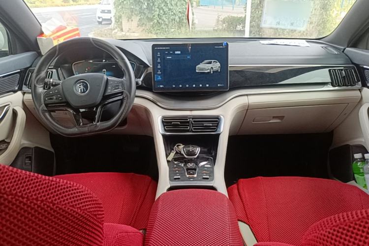 Used BYD Song PLUS New Energy 2021 DM-i 110KM Flagship Model Center Console