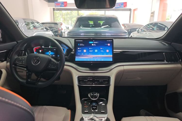 Used BYD Song PLUS New Energy 2021 DM-i 110KM Flagship Model Center Console