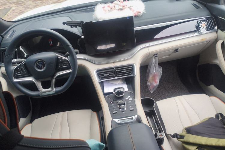 Used BYD Song PLUS New Energy 2021 DM-i 51KM Prestige Model Center Console