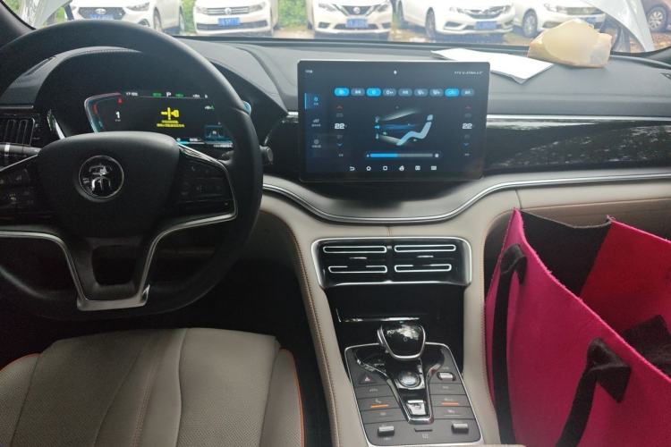 Used BYD Song PLUS New Energy 2021 DM-i 51KM Prestige Model Center Console