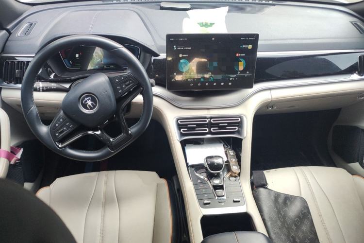 Used BYD Song PLUS New Energy 2021 DM-i 110KM Flagship Model Center Console