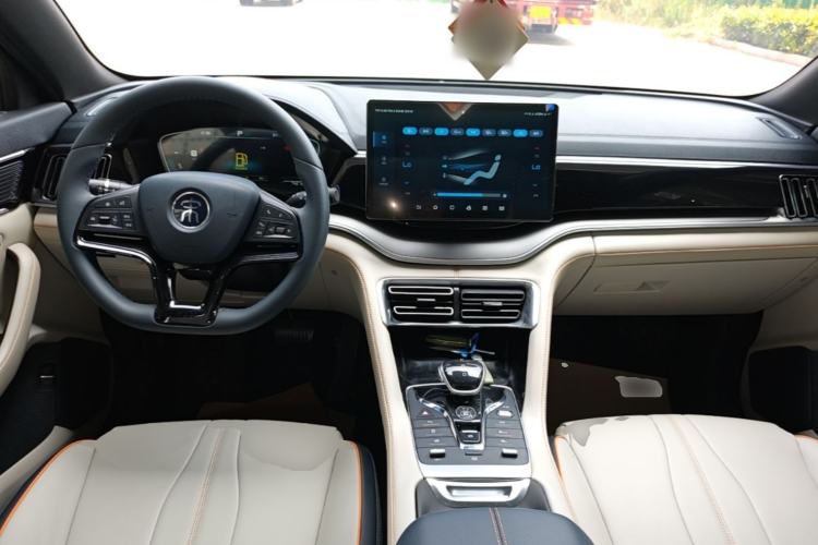 Used BYD Song PLUS New Energy 2021 DM-i 110KM Flagship Model Center Console