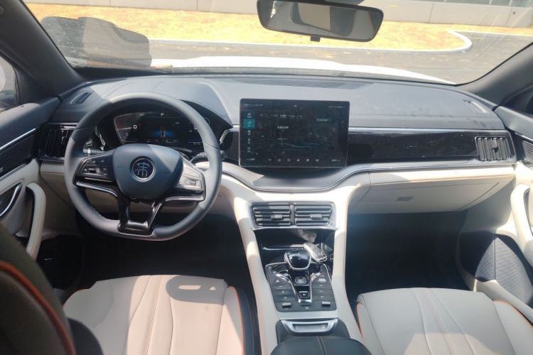 Used BYD Song PLUS New Energy 2021 DM-i 110KM Flagship Model Center Console