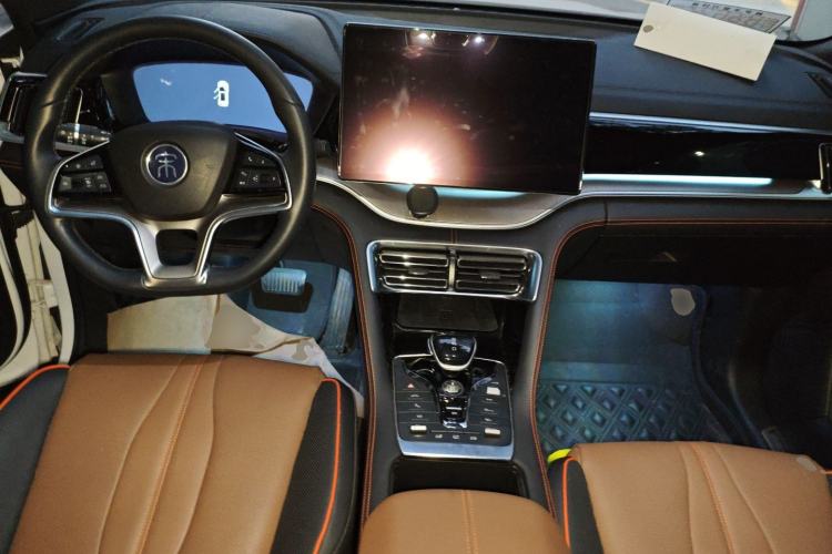 Used BYD Song PLUS New Energy 2021 DM-i 100KM Four-Wheel Drive Flagship PLUS Center Console
