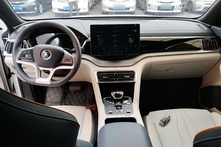 Used BYD Song PLUS New Energy 2021 EV Deluxe Model Center Console