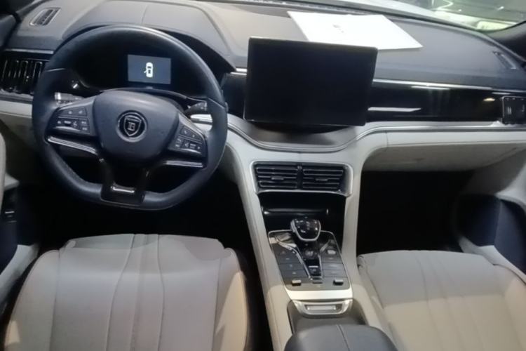 Used BYD Song PLUS New Energy 2021 DM-i 110KM Flagship Model Center Console