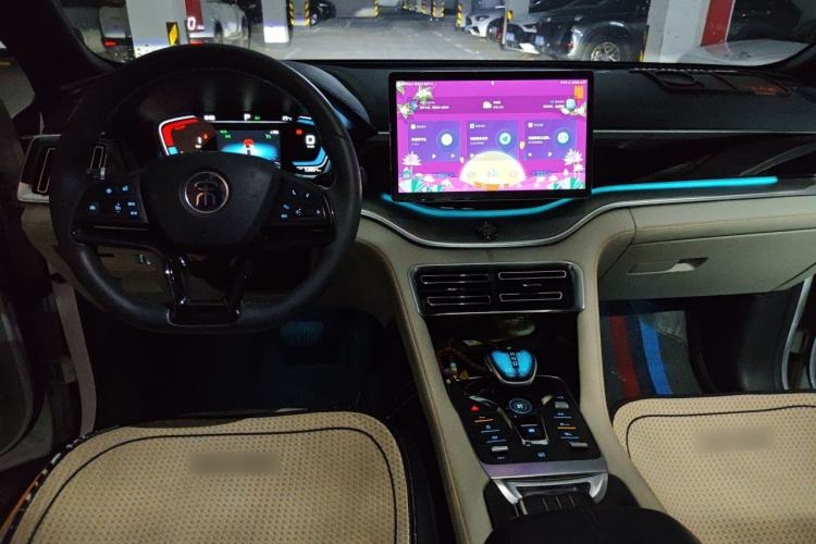 Used BYD Song PLUS New Energy 2021 DM-i 110KM Flagship Model Center Console