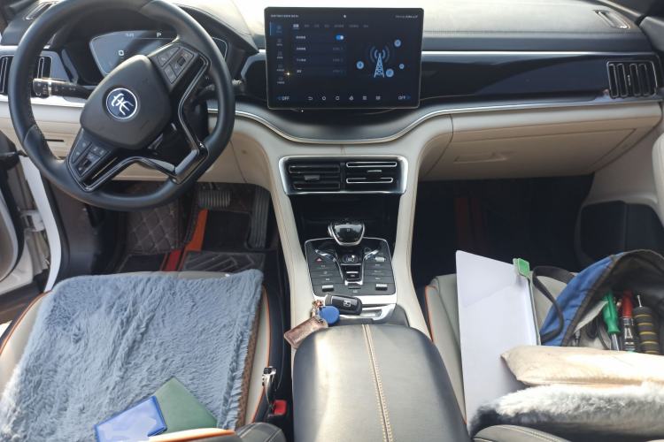 Used BYD Song PLUS New Energy 2021 DM-i 110KM Flagship Model Center Console