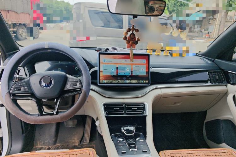 Used BYD Song PLUS New Energy 2021 DM-i 110KM Flagship Model Center Console