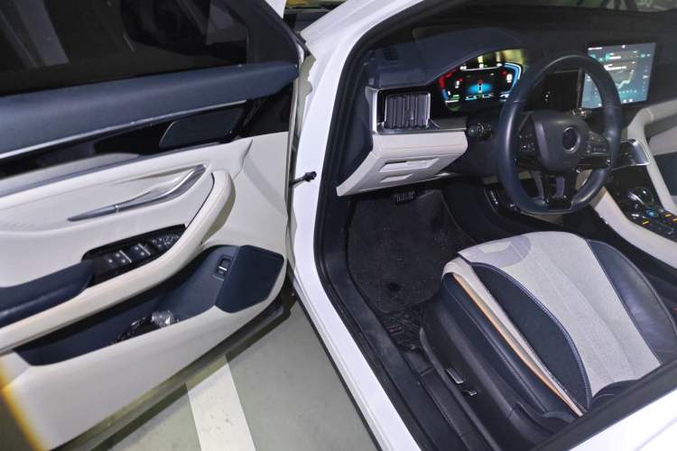 Used BYD Song PLUS New Energy 2021 DM-i 110KM Flagship Model Driver Seat